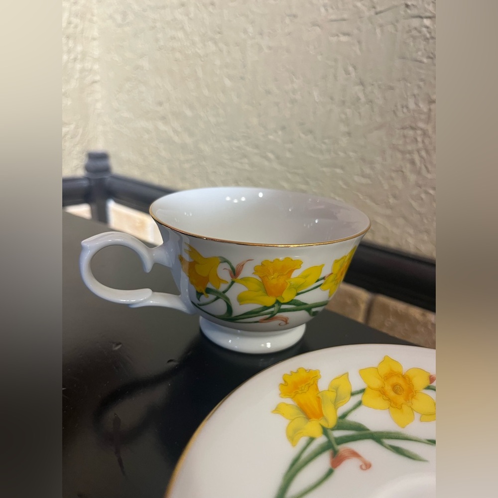 MARCH Vintage AVON 1991 ‘Blossoms of the Month’ March Jonquil Teacup and Saucer - Picture 8 of 10
